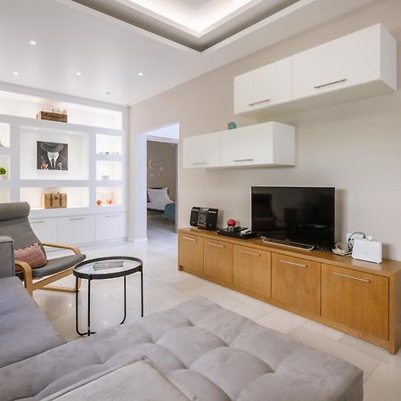 Brand New Family House Est. 2023 Daire Kandiye Dış mekan fotoğraf